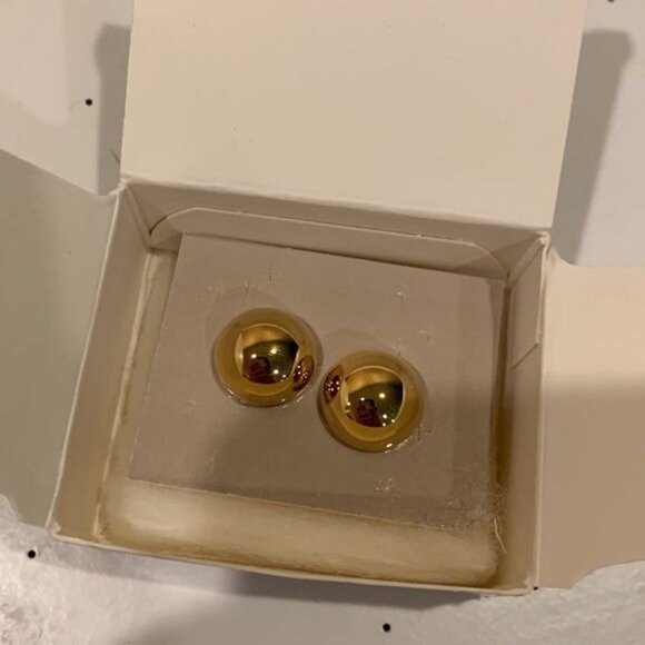 Vintage 1990 Avon Polished Dome Earrings Gold Tone Circle Pierced Classic - Picture 2 of 6